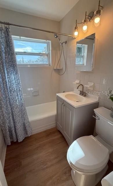 For Sale: $319,000 (2 beds, 1 baths, 875 Square Feet)