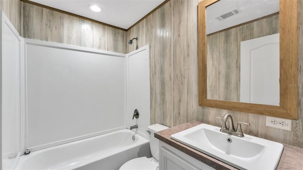 待售: $225,000 (3 贝兹, 2 浴室, 1309 平方英尺)