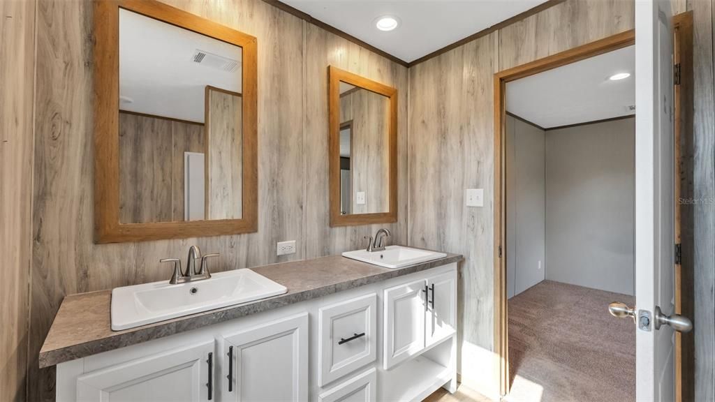 待售: $225,000 (3 贝兹, 2 浴室, 1309 平方英尺)