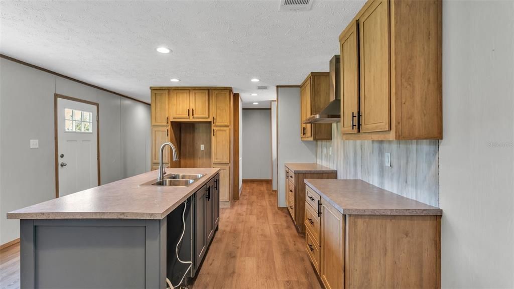 待售: $225,000 (3 贝兹, 2 浴室, 1309 平方英尺)