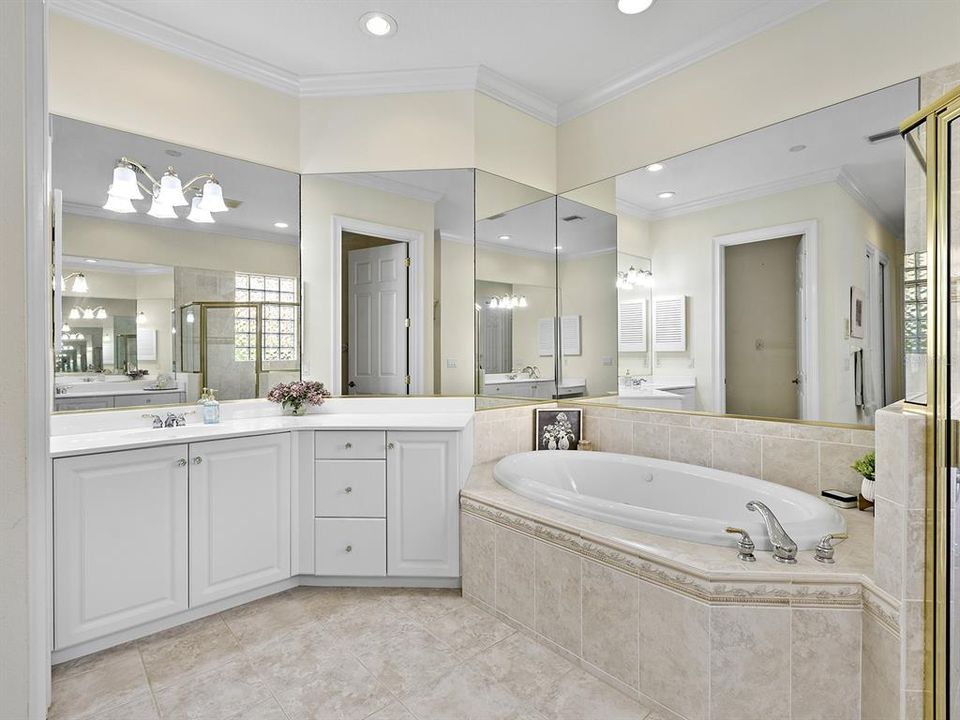 На продажу: $589,000 (3 спален, 2 ванн, 2129 Квадратных фут)