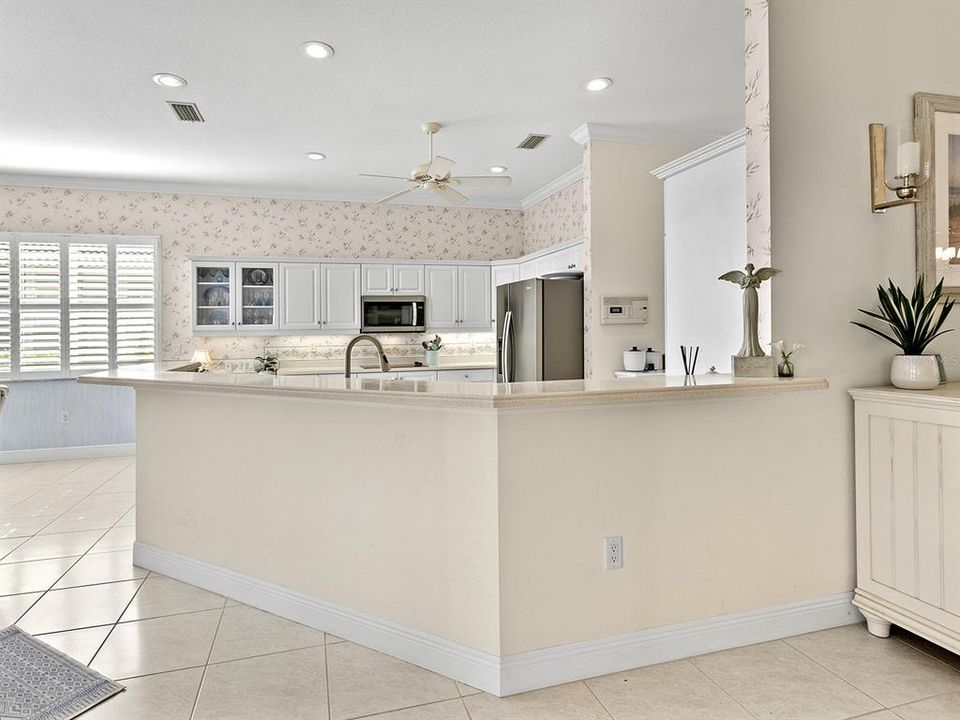 На продажу: $589,000 (3 спален, 2 ванн, 2129 Квадратных фут)