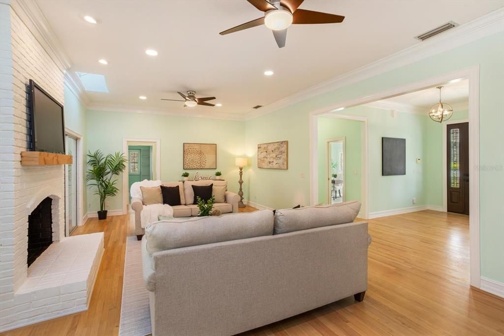 For Sale: $849,000 (4 beds, 2 baths, 3367 Square Feet)