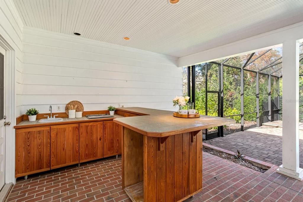 For Sale: $849,000 (4 beds, 2 baths, 3367 Square Feet)