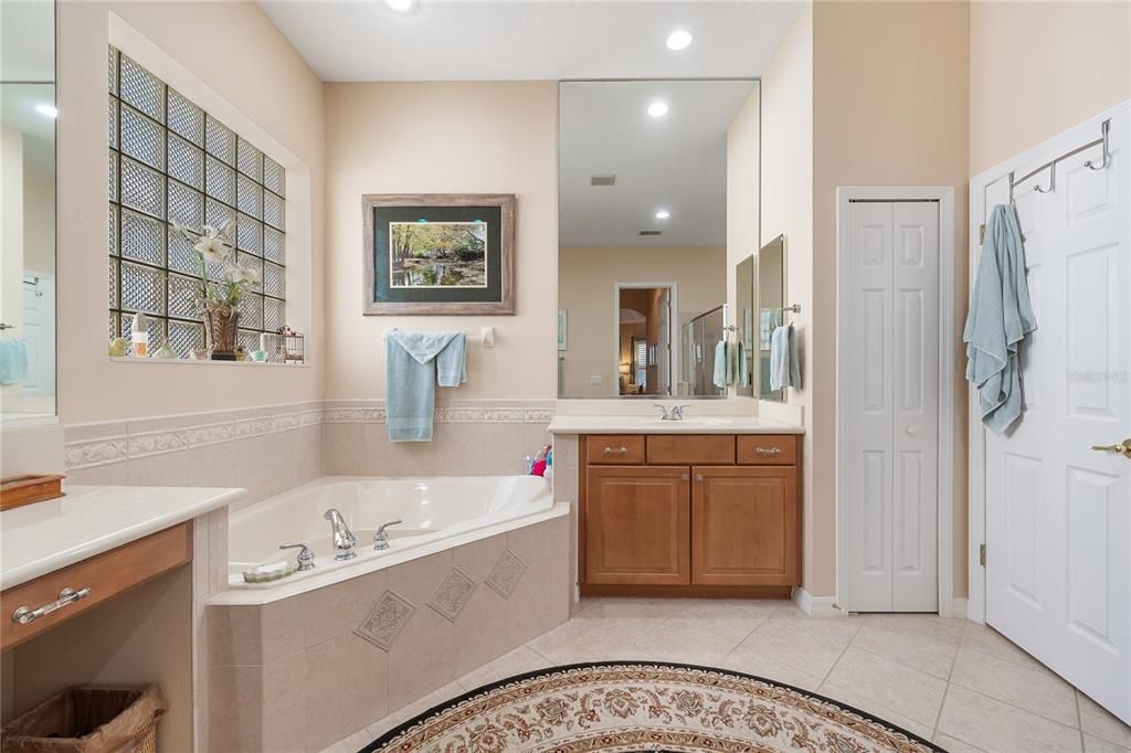 待售: $725,000 (4 贝兹, 4 浴室, 3129 平方英尺)