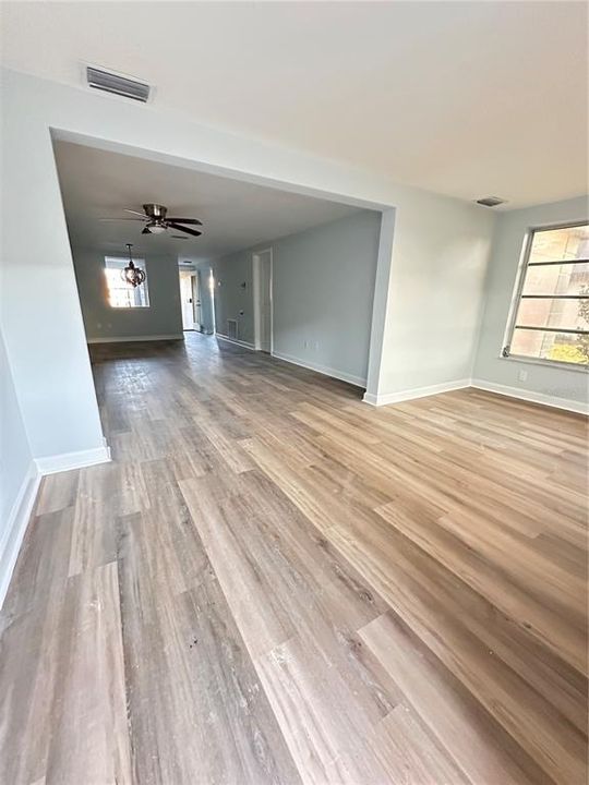 На продажу: $139,000 (2 спален, 2 ванн, 1050 Квадратных фут)