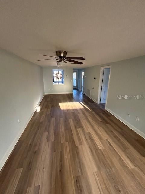 For Sale: $139,000 (2 beds, 2 baths, 1050 Square Feet)