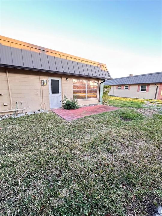 На продажу: $139,000 (2 спален, 2 ванн, 1050 Квадратных фут)