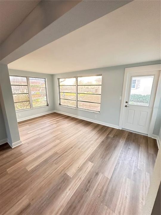 На продажу: $139,000 (2 спален, 2 ванн, 1050 Квадратных фут)