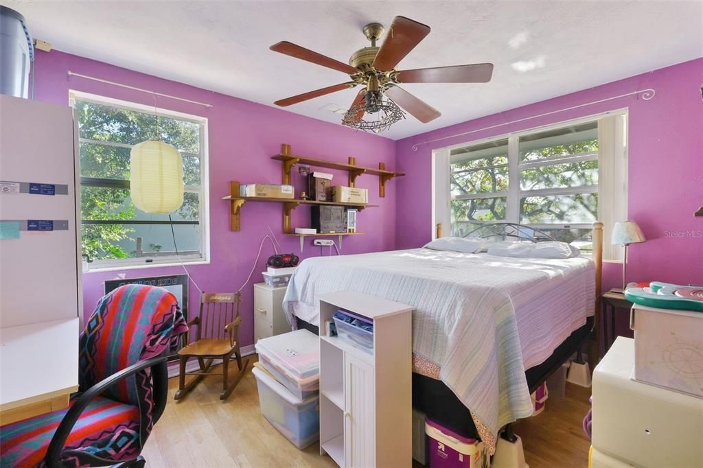 待售: $349,900 (5 贝兹, 2 浴室, 2356 平方英尺)