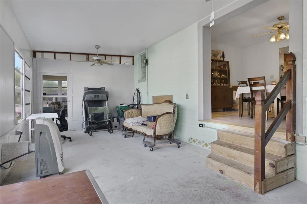 待售: $349,900 (5 贝兹, 2 浴室, 2356 平方英尺)