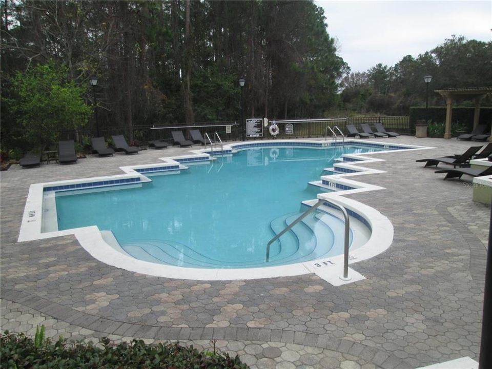 待售: $205,000 (1 贝兹, 1 浴室, 750 平方英尺)