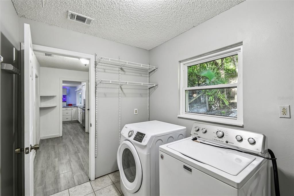 На продажу: $435,000 (3 спален, 2 ванн, 1687 Квадратных фут)