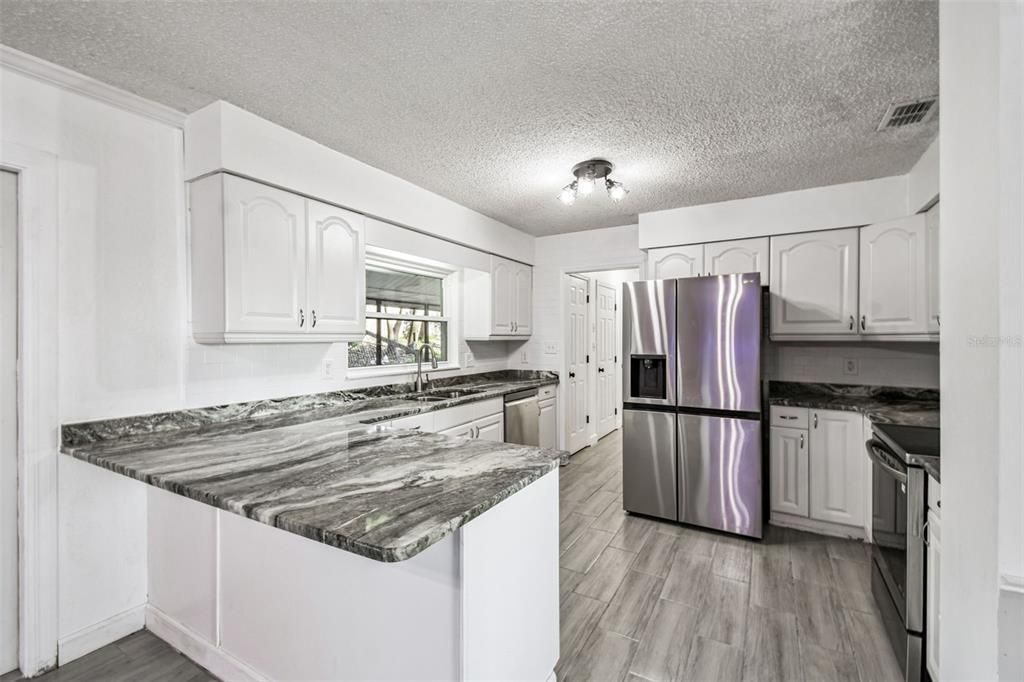 На продажу: $435,000 (3 спален, 2 ванн, 1687 Квадратных фут)