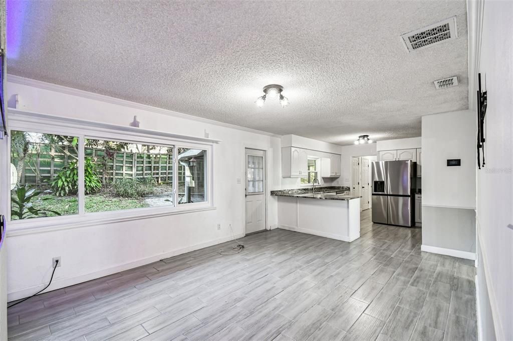 На продажу: $435,000 (3 спален, 2 ванн, 1687 Квадратных фут)