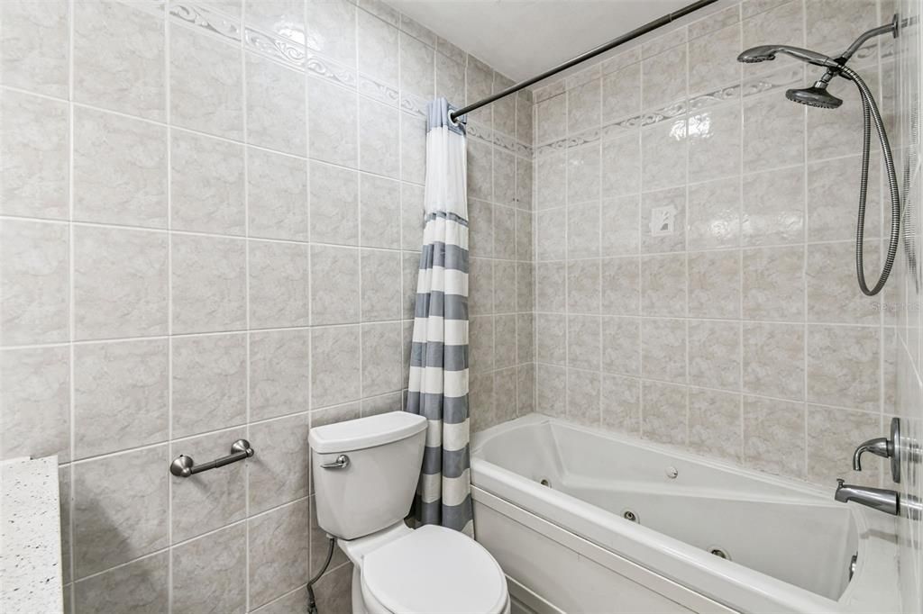 На продажу: $435,000 (3 спален, 2 ванн, 1687 Квадратных фут)