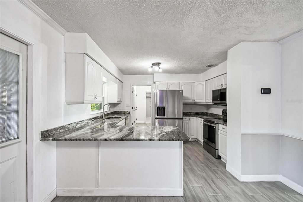 На продажу: $435,000 (3 спален, 2 ванн, 1687 Квадратных фут)