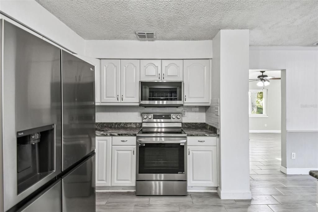 На продажу: $435,000 (3 спален, 2 ванн, 1687 Квадратных фут)