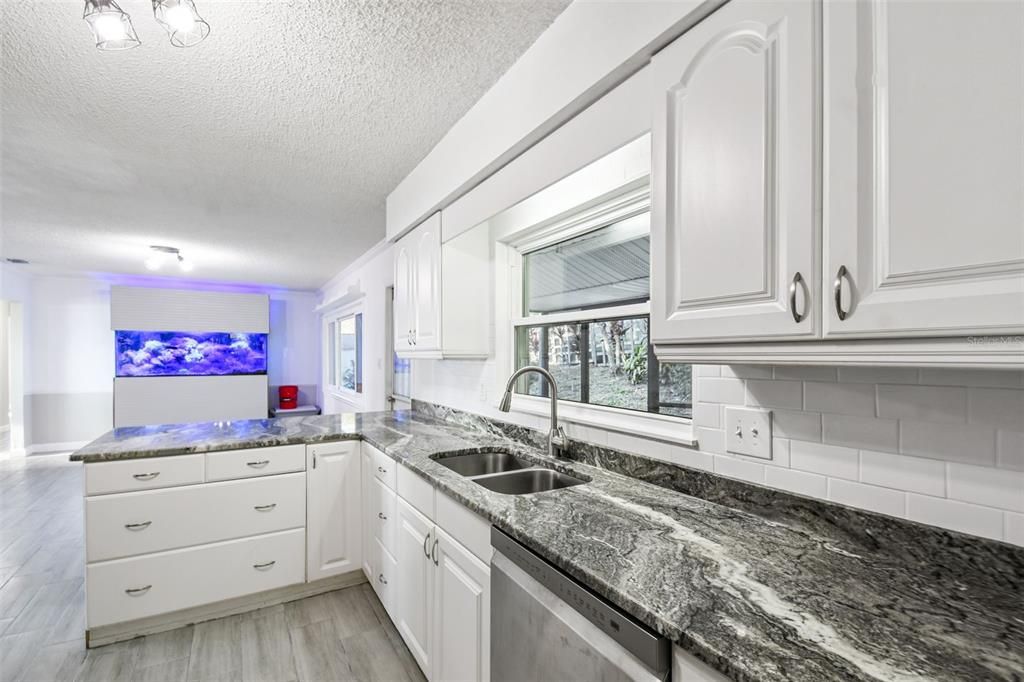 На продажу: $435,000 (3 спален, 2 ванн, 1687 Квадратных фут)