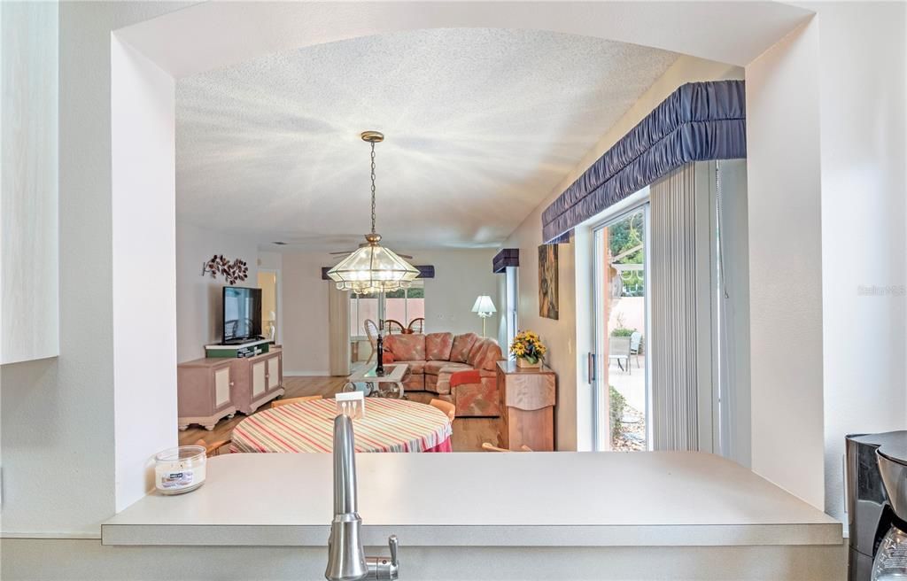 待售: $319,000 (2 贝兹, 2 浴室, 1128 平方英尺)