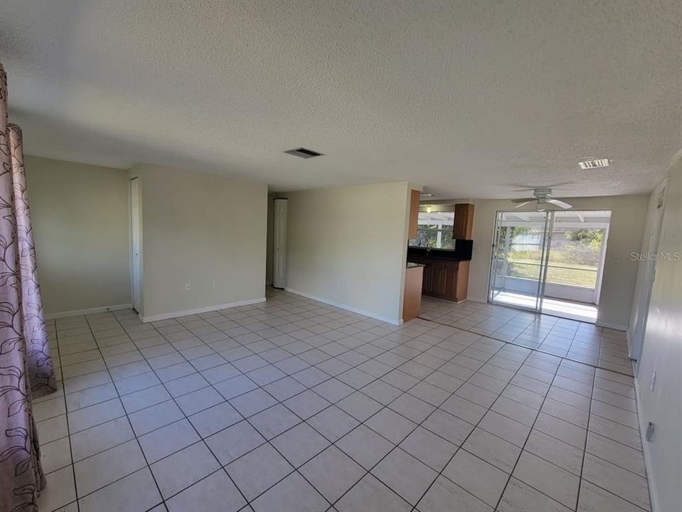 出租: $1,695 (3 贝兹, 2 浴室, 1056 平方英尺)