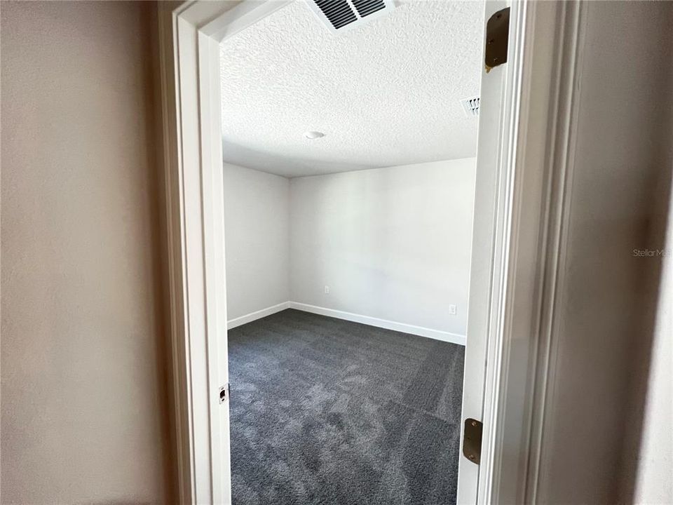 待售: $348,000 (4 贝兹, 3 浴室, 2200 平方英尺)