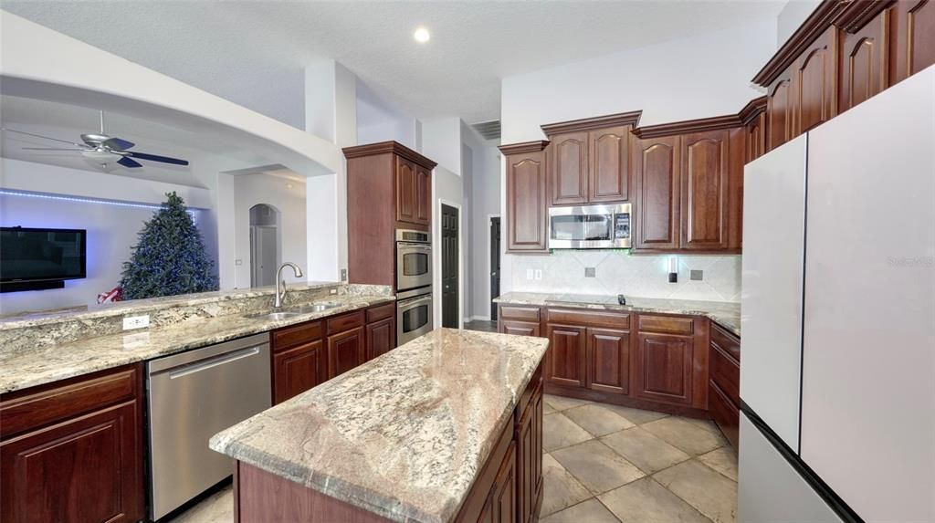 En Venta: $769,000 (5 camas, 4 baños, 3162 Pies cuadrados)