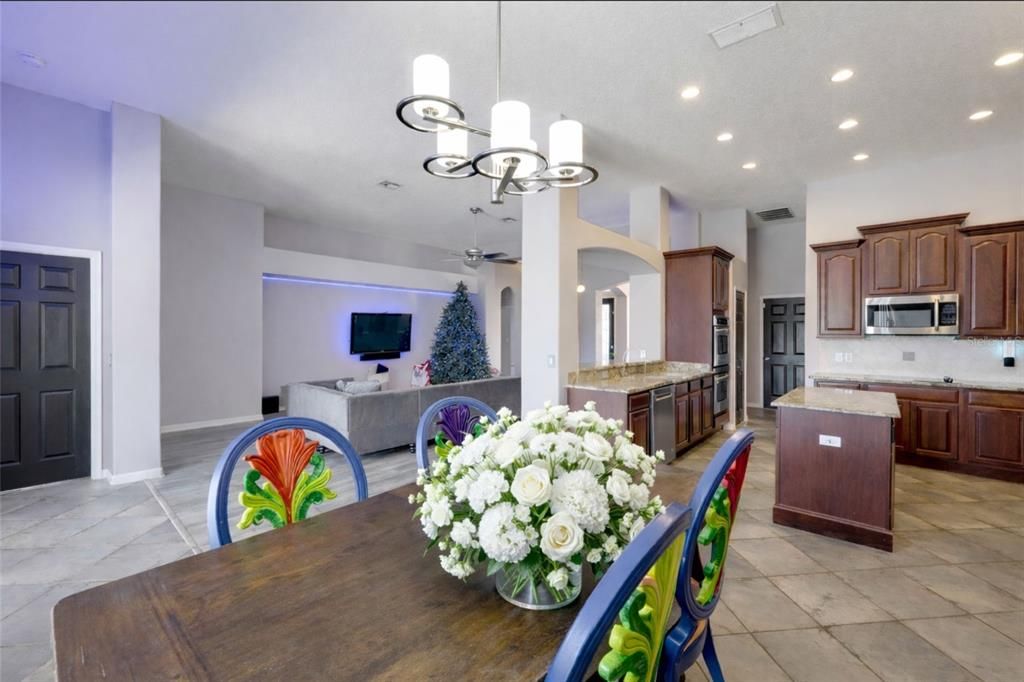 En Venta: $769,000 (5 camas, 4 baños, 3162 Pies cuadrados)