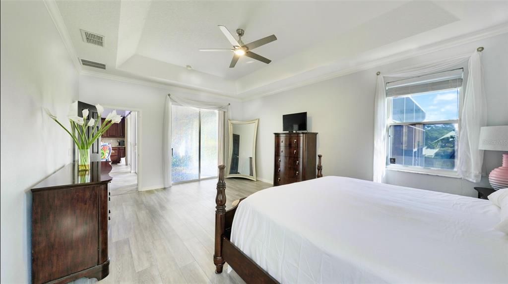 En Venta: $769,000 (5 camas, 4 baños, 3162 Pies cuadrados)