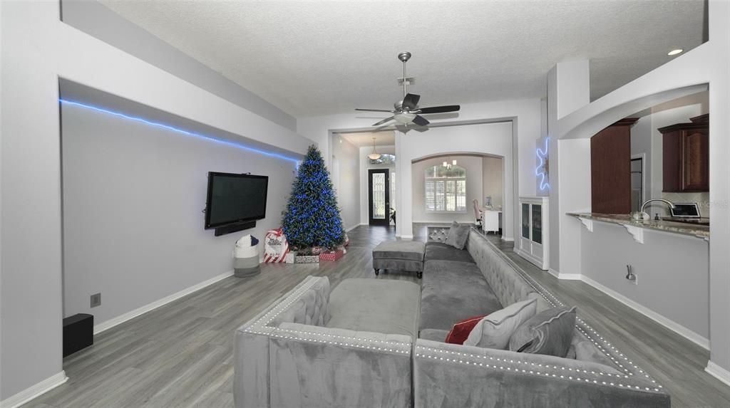 En Venta: $769,000 (5 camas, 4 baños, 3162 Pies cuadrados)