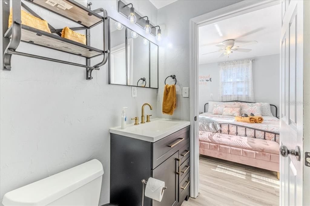 For Sale: $469,900 (4 beds, 2 baths, 1248 Square Feet)