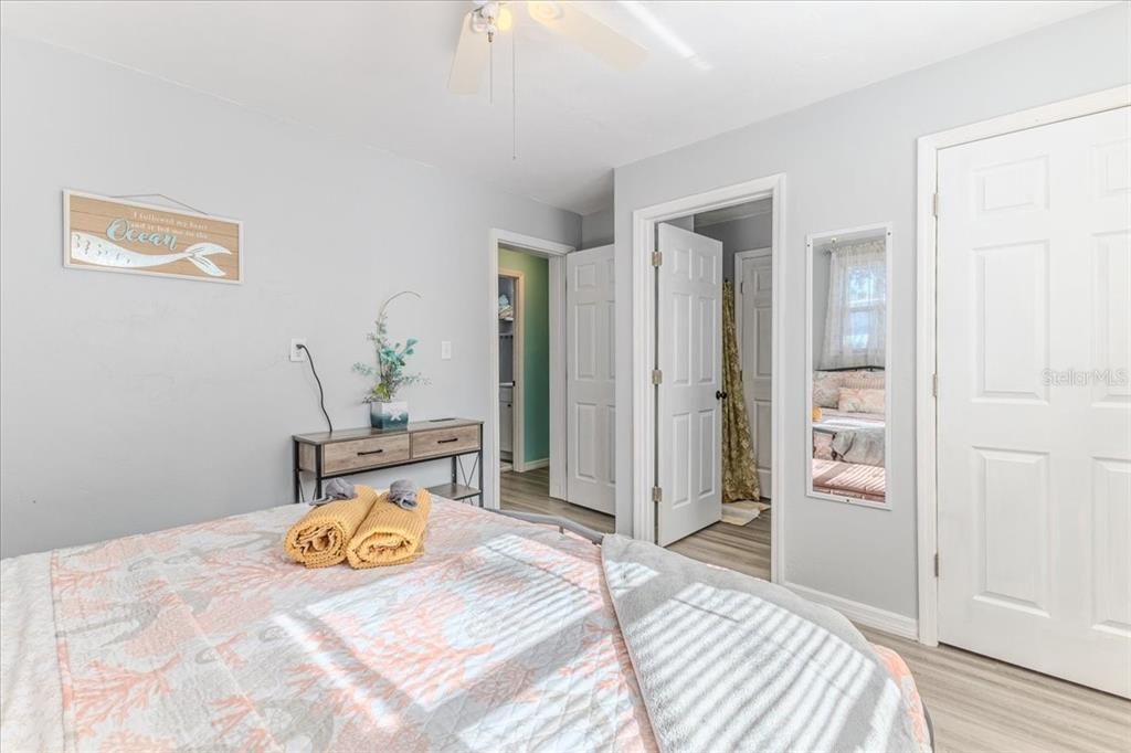 For Sale: $469,900 (4 beds, 2 baths, 1248 Square Feet)