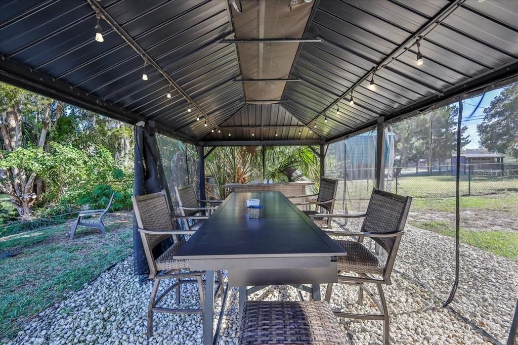 For Sale: $469,900 (4 beds, 2 baths, 1248 Square Feet)