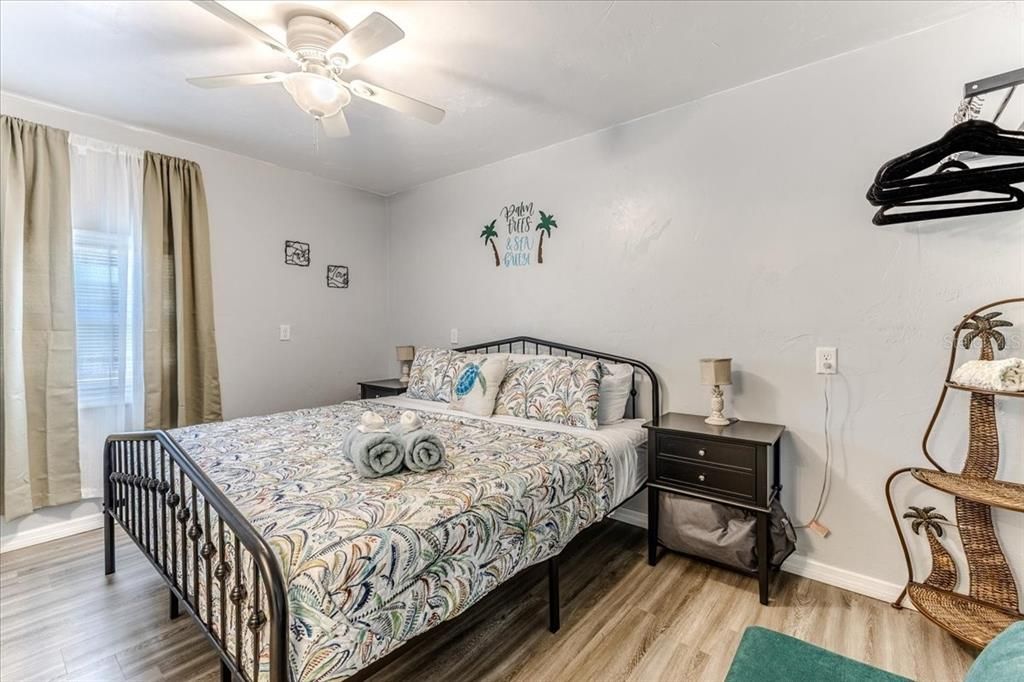 For Sale: $469,900 (4 beds, 2 baths, 1248 Square Feet)