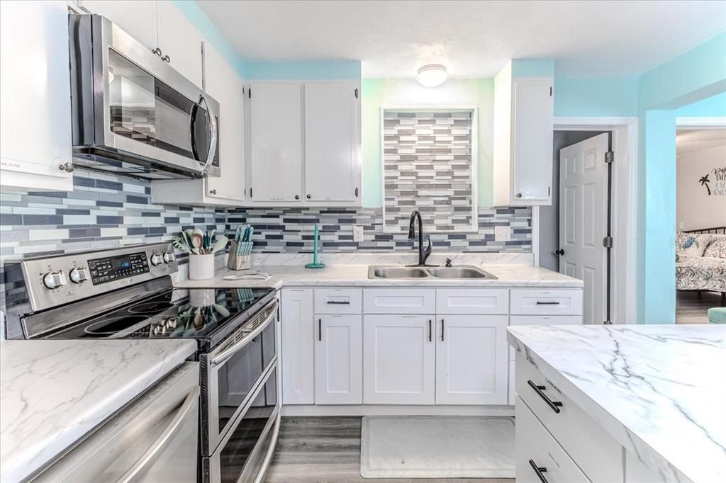 For Sale: $469,900 (4 beds, 2 baths, 1248 Square Feet)