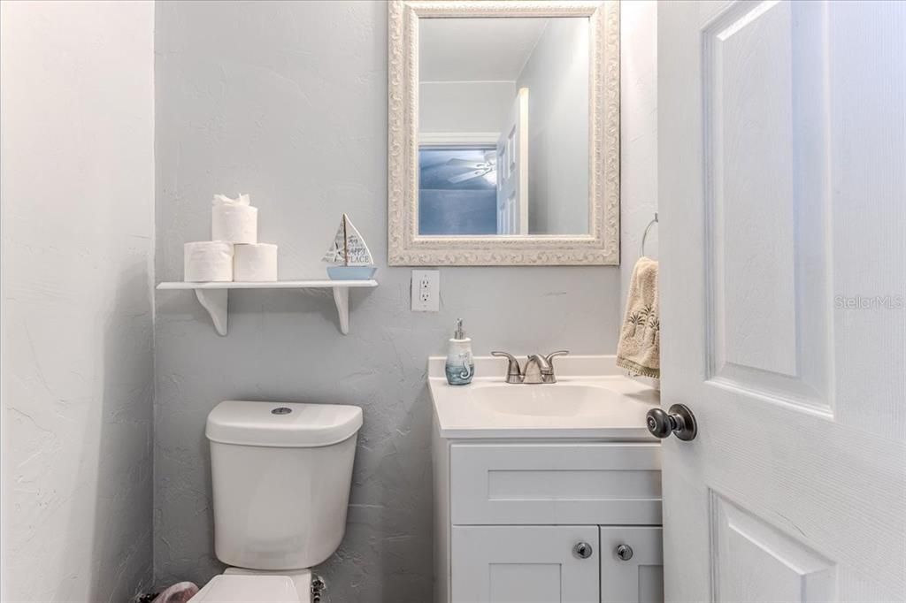 For Sale: $469,900 (4 beds, 2 baths, 1248 Square Feet)