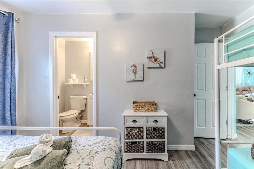 For Sale: $469,900 (4 beds, 2 baths, 1248 Square Feet)