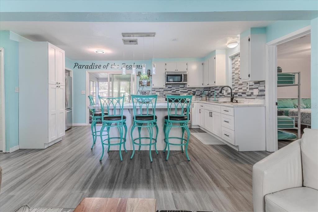 For Sale: $469,900 (4 beds, 2 baths, 1248 Square Feet)