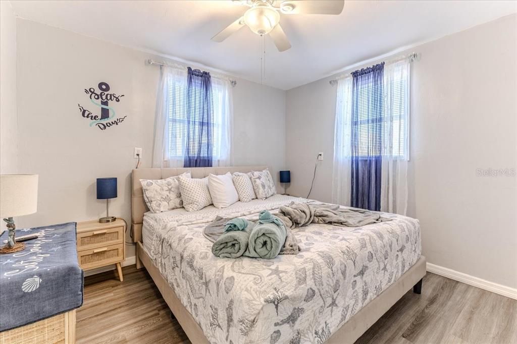 For Sale: $469,900 (4 beds, 2 baths, 1248 Square Feet)