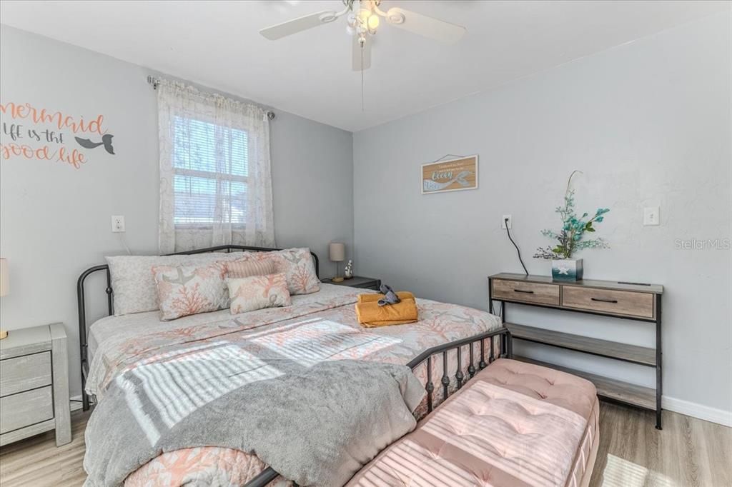 For Sale: $469,900 (4 beds, 2 baths, 1248 Square Feet)