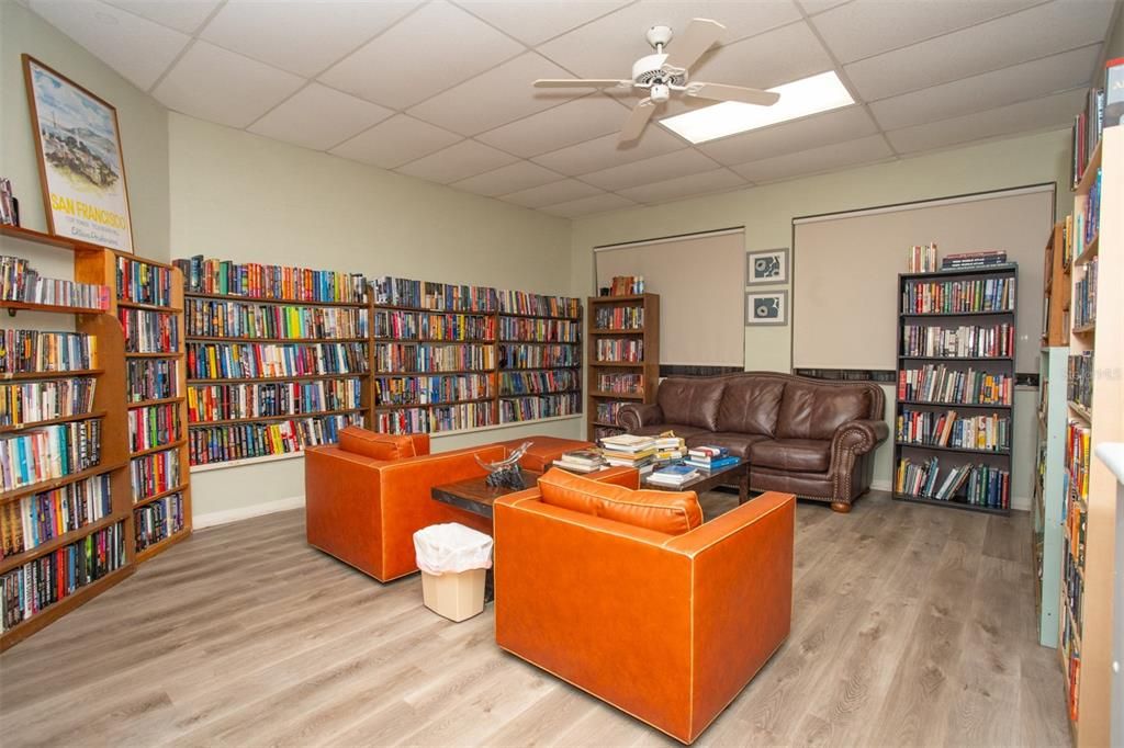 For Sale: $199,900 (2 beds, 2 baths, 1020 Square Feet)