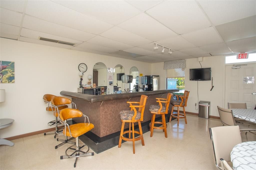 待售: $199,900 (2 贝兹, 2 浴室, 1020 平方英尺)