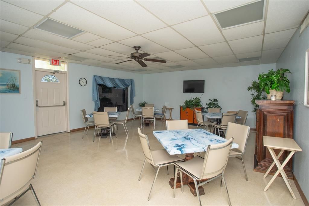 待售: $199,900 (2 贝兹, 2 浴室, 1020 平方英尺)