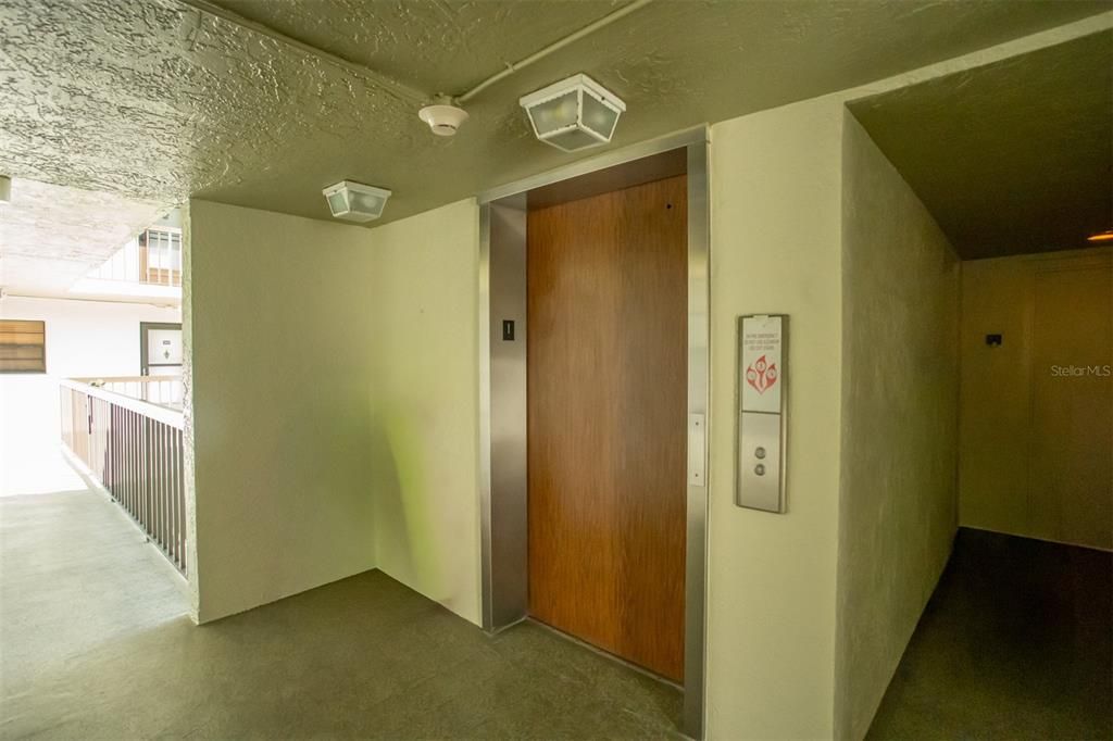 待售: $199,900 (2 贝兹, 2 浴室, 1020 平方英尺)