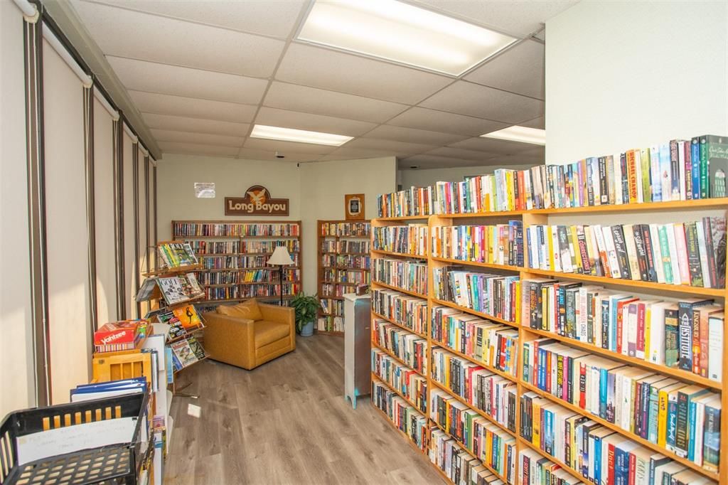 For Sale: $199,900 (2 beds, 2 baths, 1020 Square Feet)