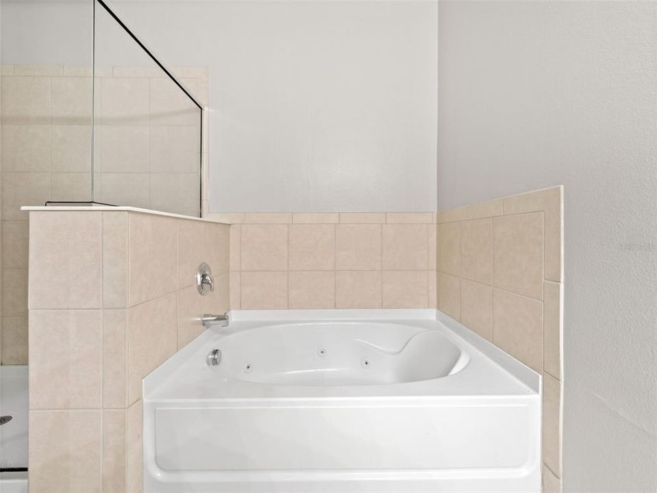 出租: $2,800 (3 贝兹, 2 浴室, 2558 平方英尺)