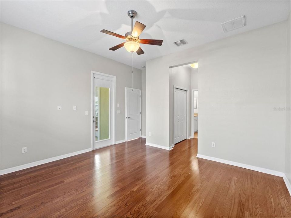 出租: $2,800 (3 贝兹, 2 浴室, 2558 平方英尺)