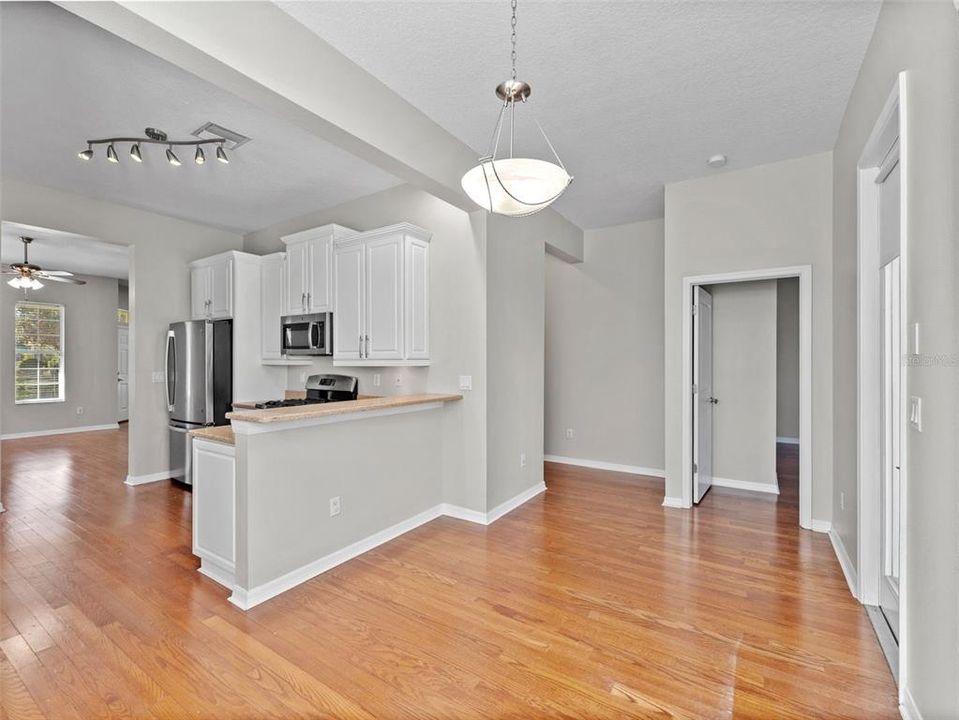 出租: $2,800 (3 贝兹, 2 浴室, 2558 平方英尺)