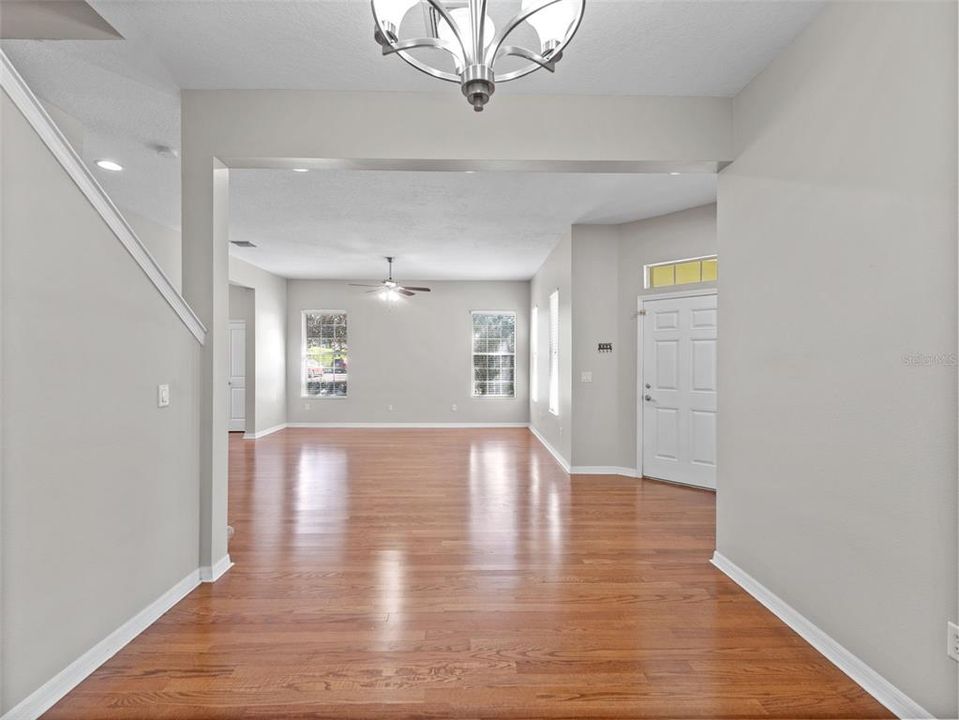 出租: $2,800 (3 贝兹, 2 浴室, 2558 平方英尺)