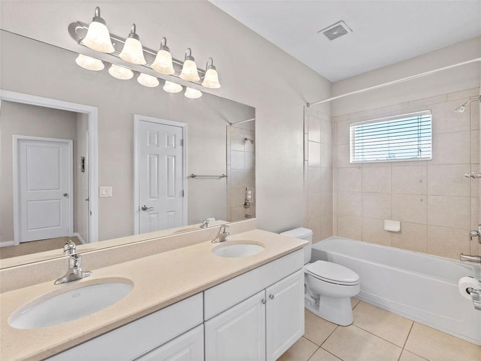 出租: $2,800 (3 贝兹, 2 浴室, 2558 平方英尺)